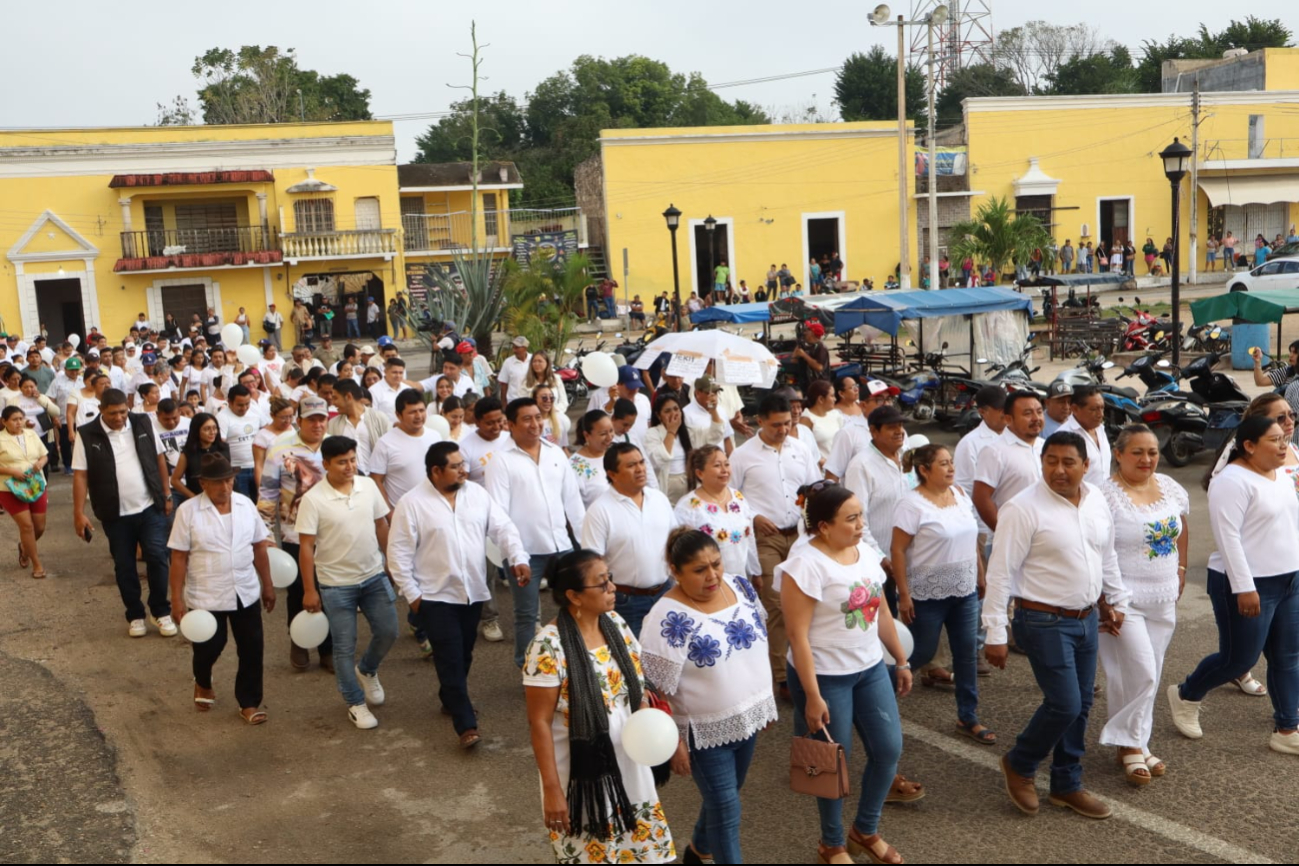 Una marcha pacífica se realizó en Tekit tras los hechos violentos