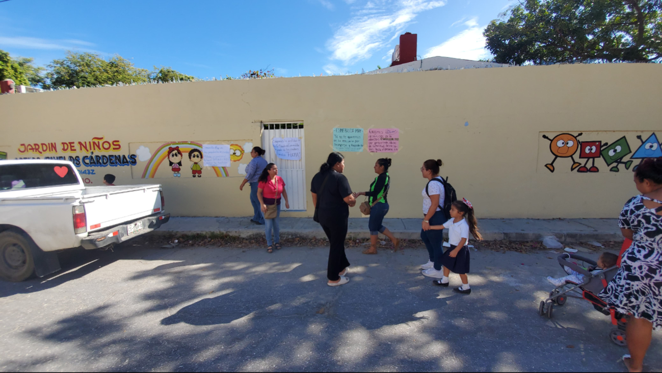 Los padres exigen la destitución de la directora y acusan falta de gestión