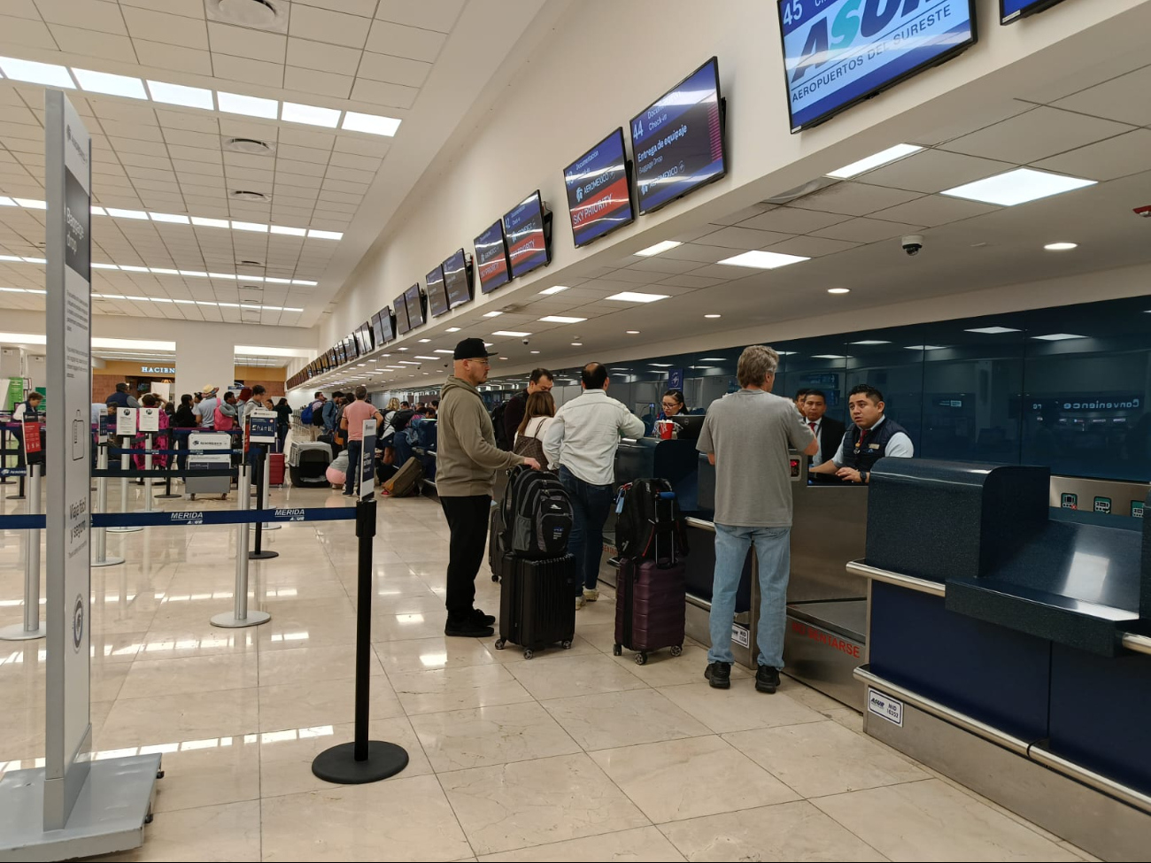 Hay buena movilización de pasajeros en el aeropuerto de Mérida