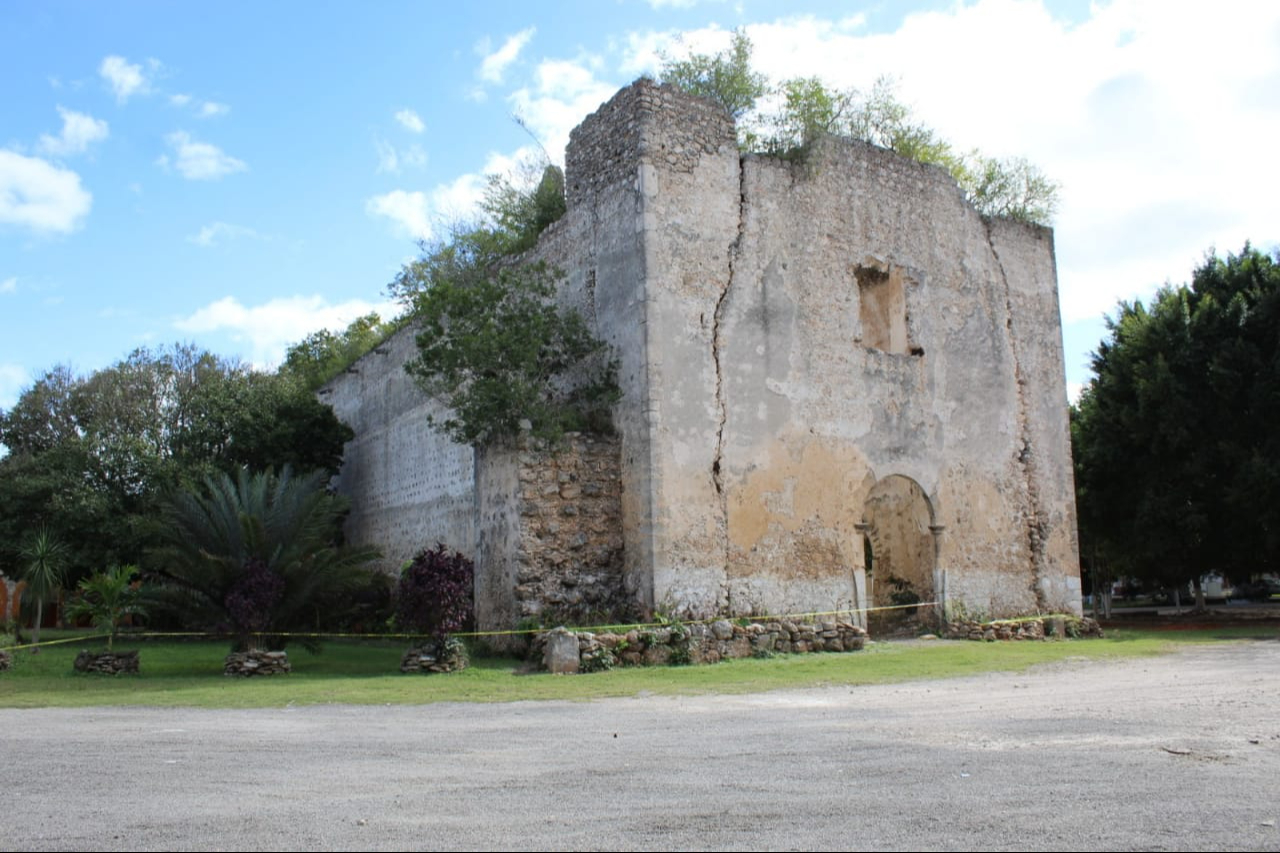 Las viejas capillas siempre son un atractivo para los paseantes.