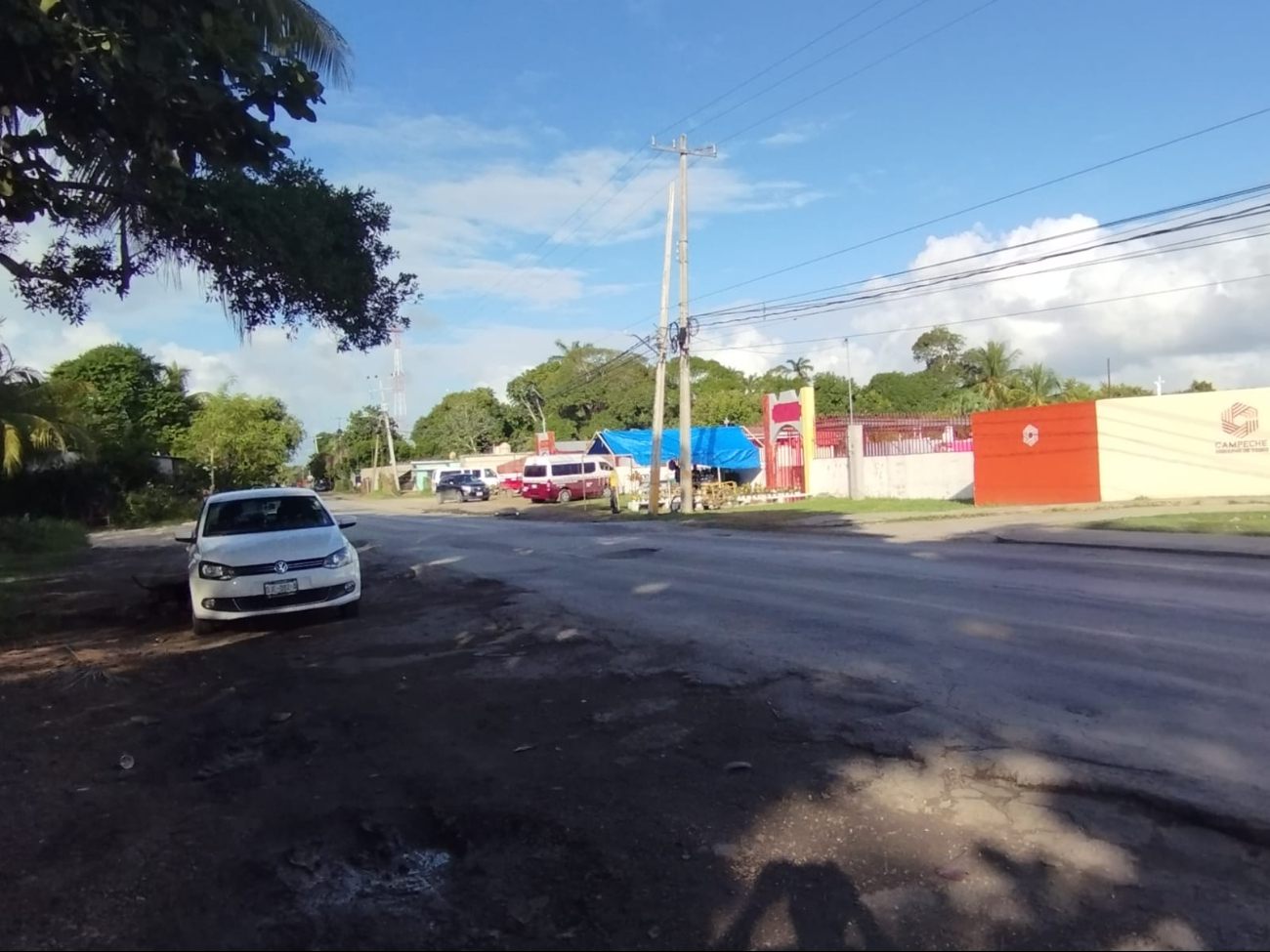 Habitantes de Atasta exigen apoyo a familias afectadas por humedad en la zona