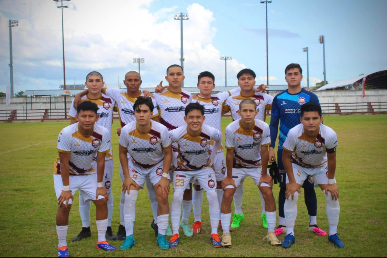 Caen Pampaneros de Champotón ante Inter Playa durante la TDP