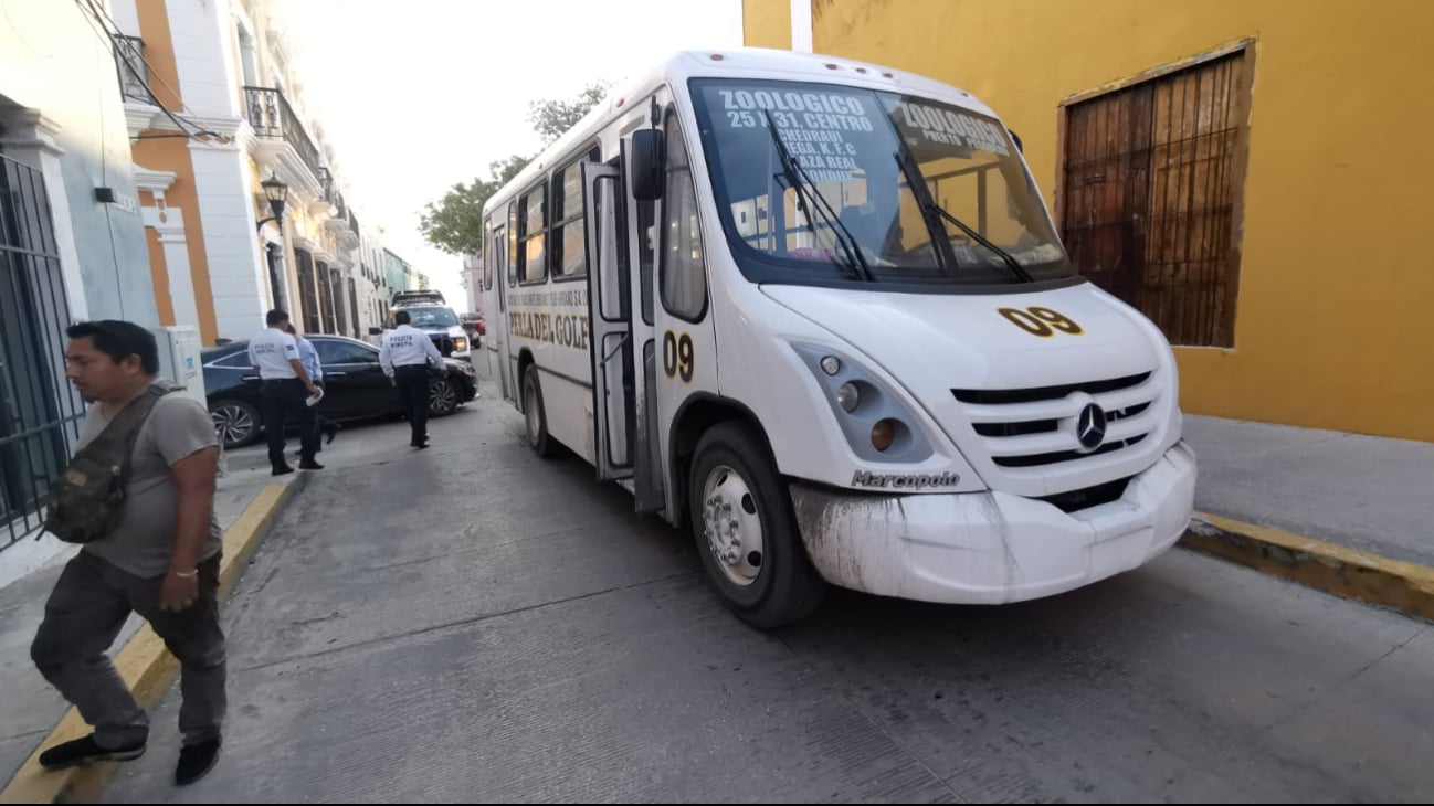 Fuerte accidente vial en Ciudad del Carmen deja pérdidas materiales de miles de pesos