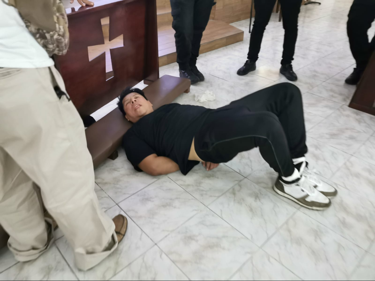 Hombre fue sometido dentro de una iglesia en Campeche