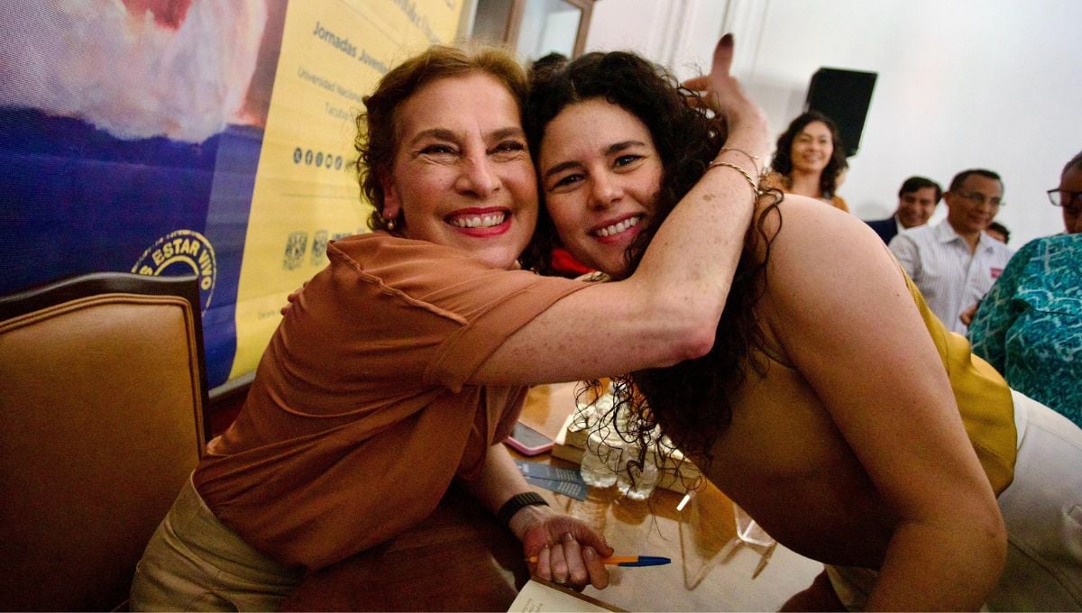 La escritora Beatriz Gutiérrez Müller y la presidenta nacional de Morena, Luisa María Alcalde Luján