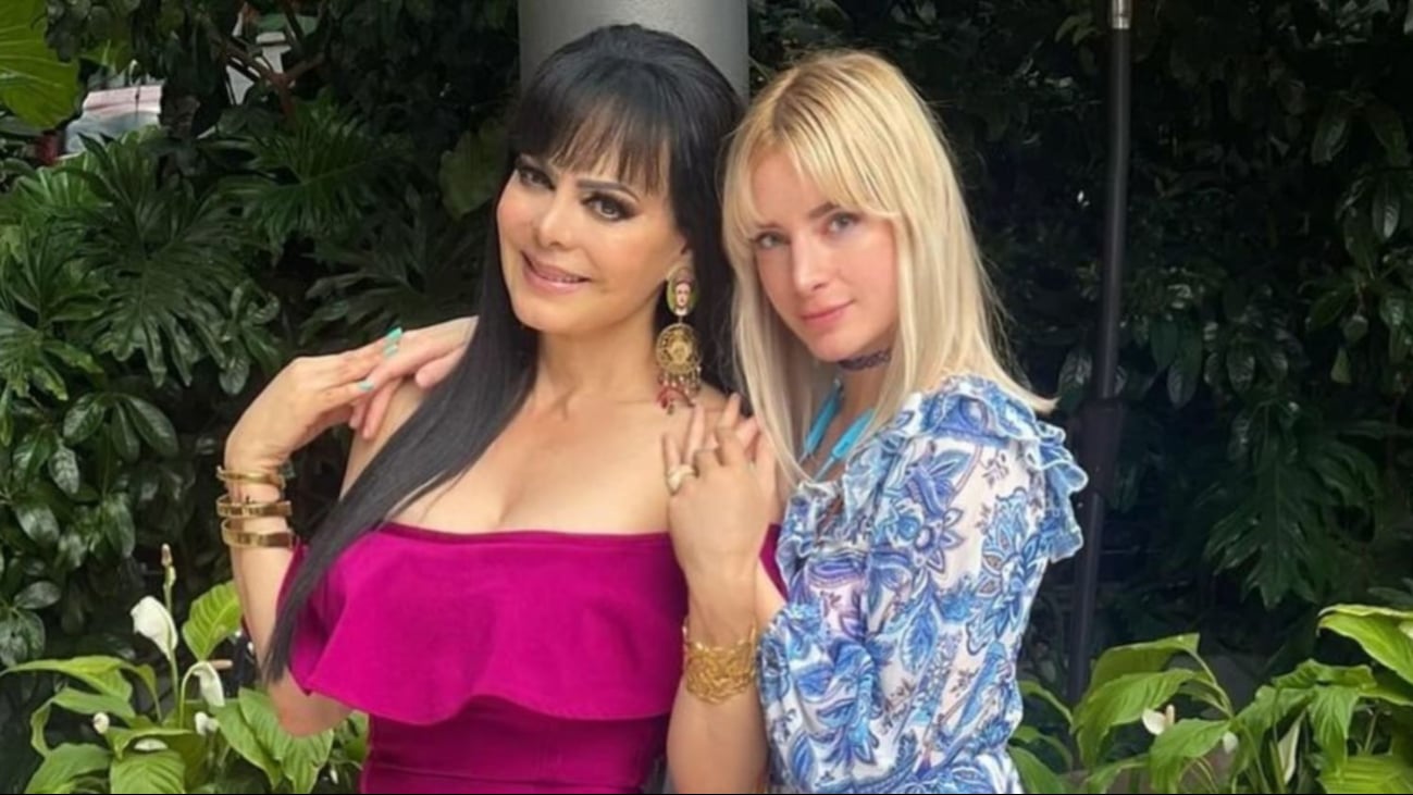 Maribel Guardia entrega a José Julián con su mamá Imelda Tuñón