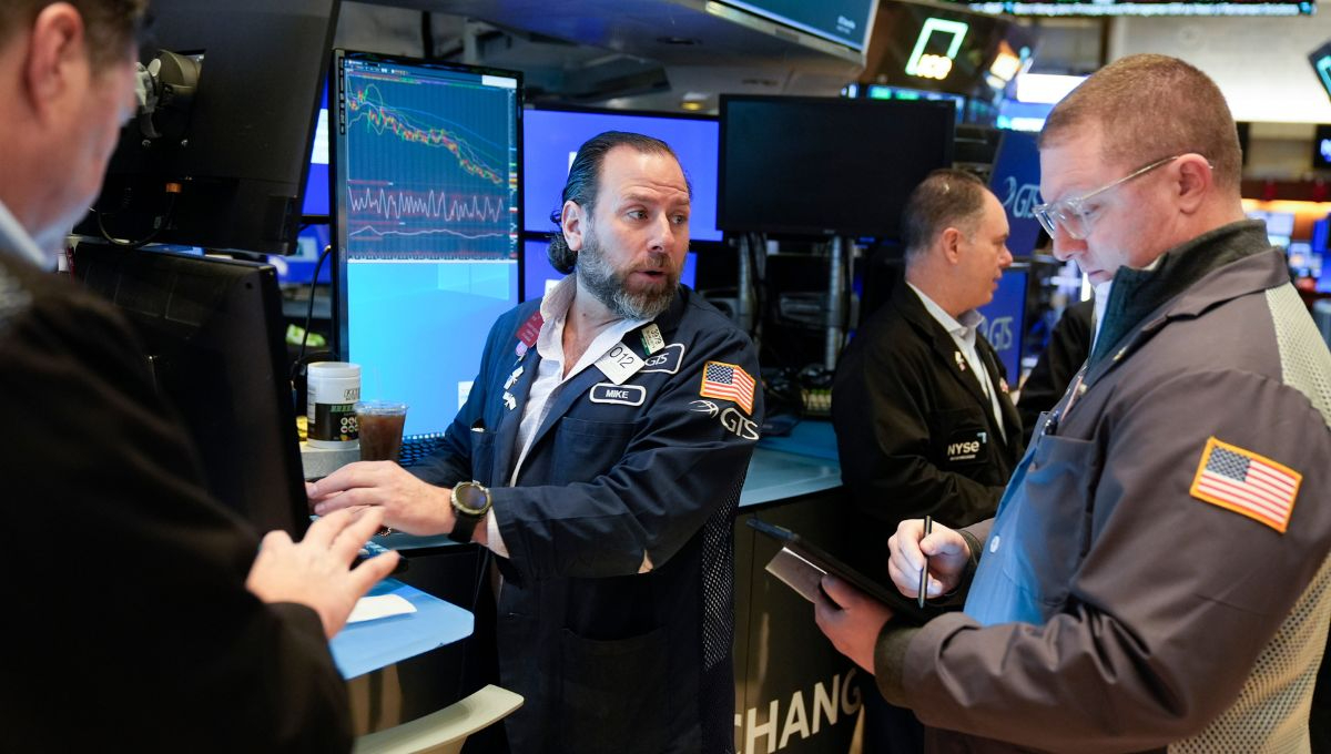 Wall Street abre con movimientos mixtos mientras crece la incertidumbre económica en EE.UU.