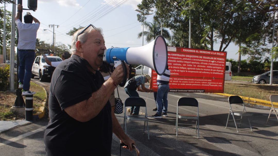 El bloqueo se realiza en la avenida Internacional de Mérida