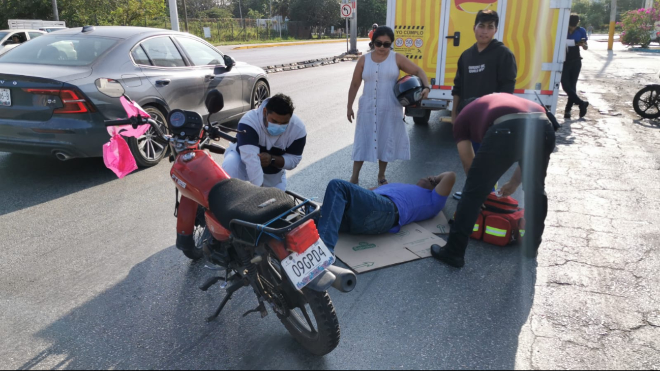 El motociclista fue posteriormente acompañado por su familia.