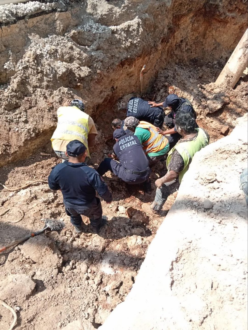 Los trabajadores trabajaban a tres metros de profundidad, por lo que fallecieron ahogados