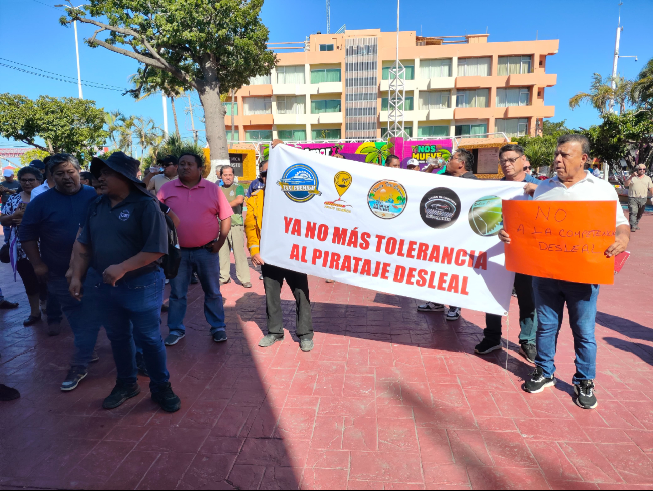  Taxistas de Ciudad del Carmen preparan lucha frontal contra la competencia   