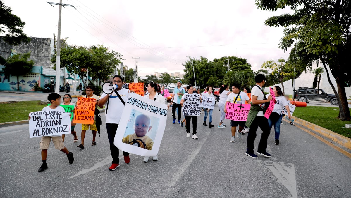 Familiares del pequeño realizaron una marcha desde el ISSSTE para exigir justicia