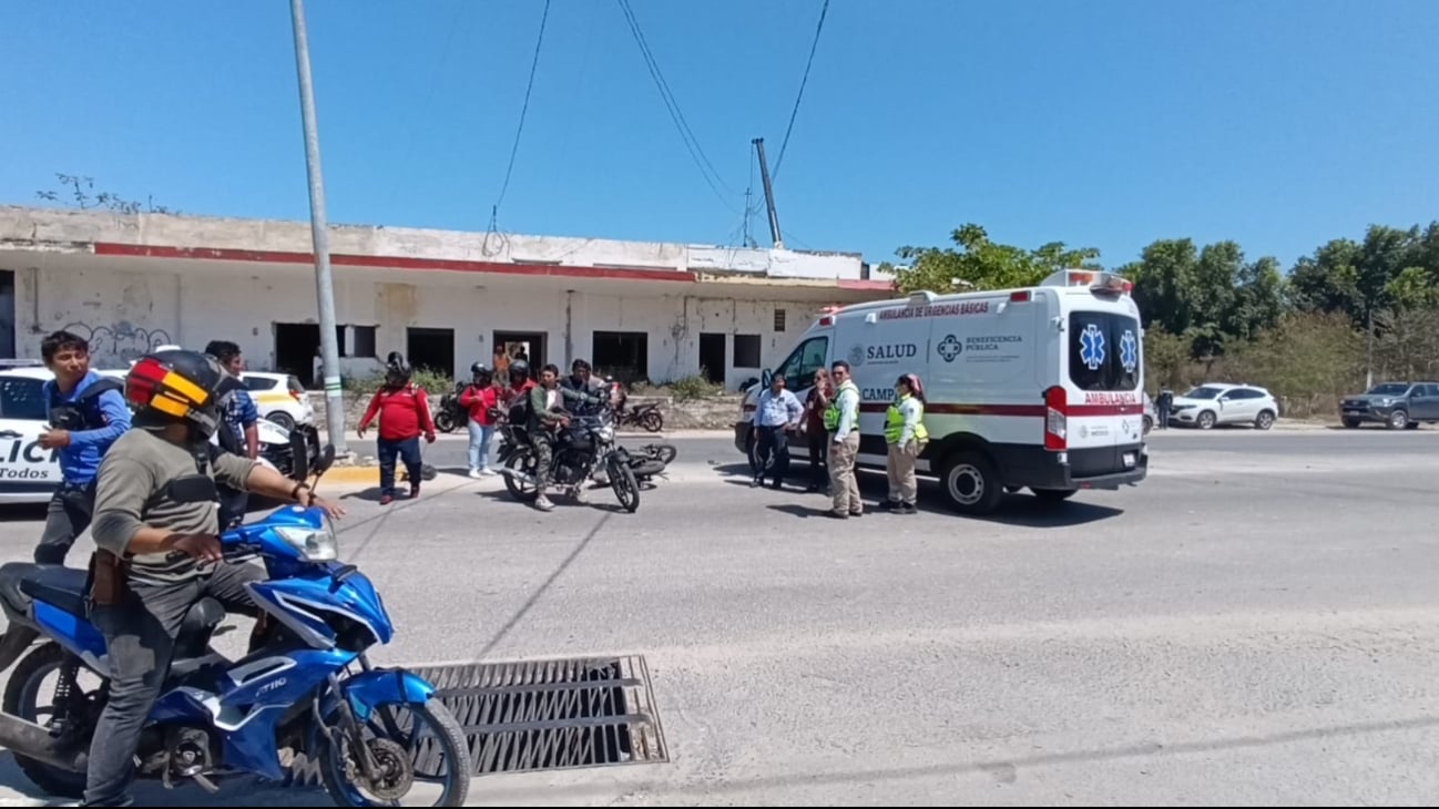 Exceso de velocidad provoca choque entre camioneta y motocicleta en  Campeche