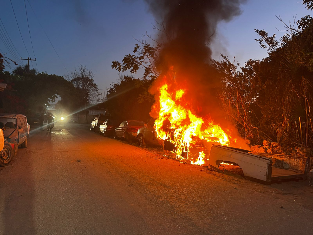 La camioneta habría sido incendiada durante la madrugada