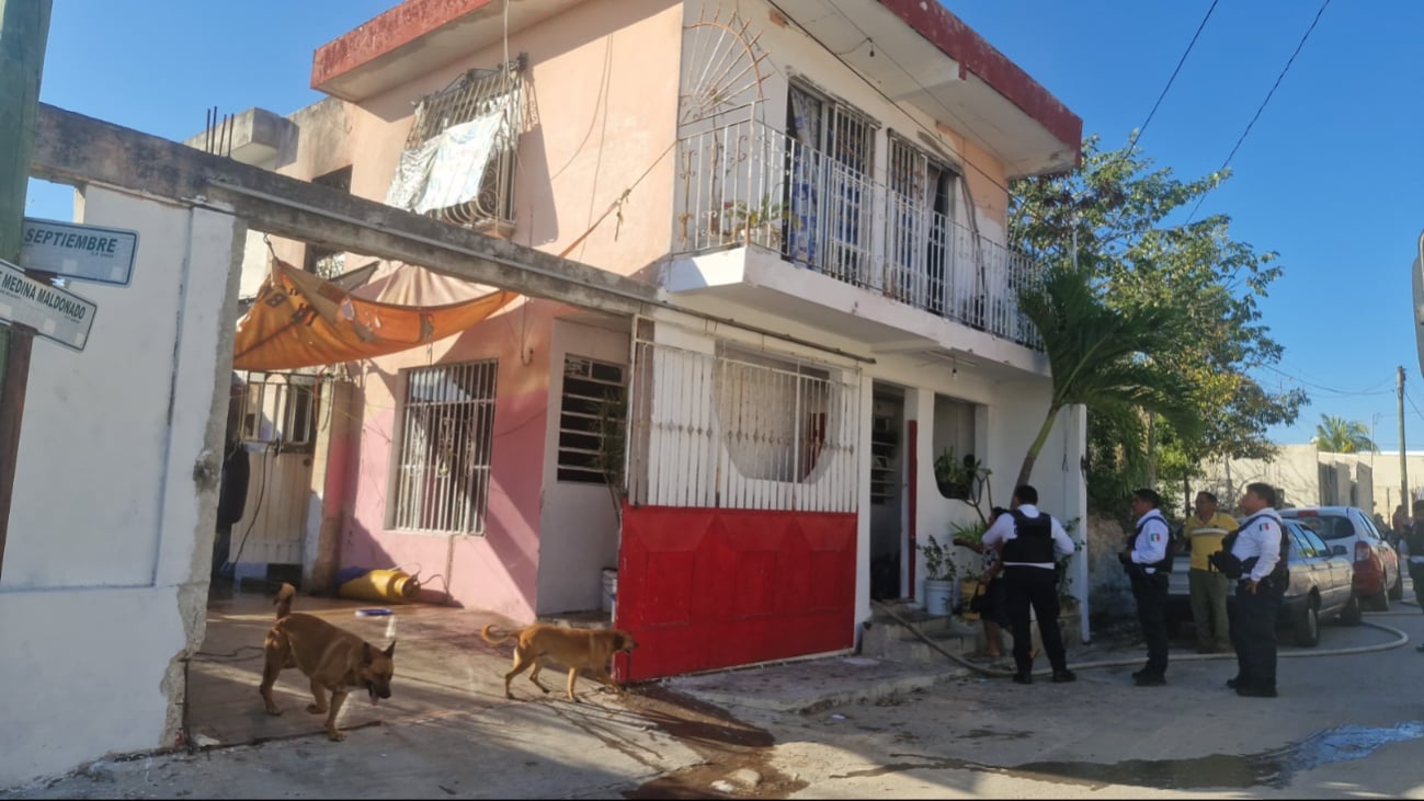 Corto circuito provoca incendio en un domicilio de la colonia Bellavista de Campeche