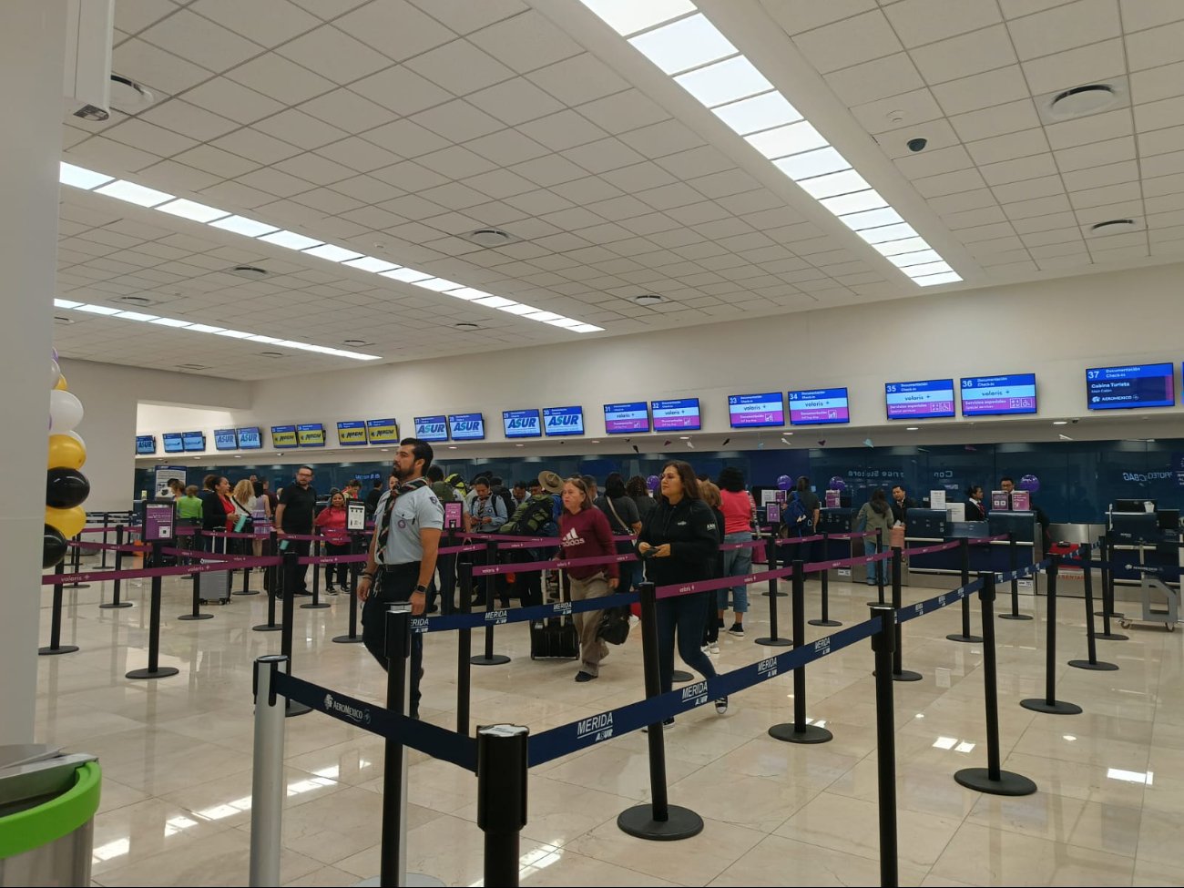 La afluencia de pasajeros en el aeropuerto de Mérida se mantiene regular