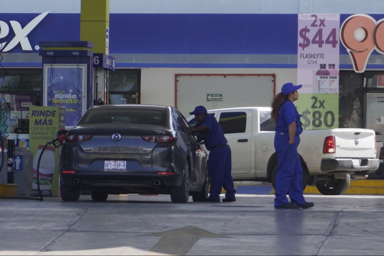 Profeco vigila el cumplimiento del precio máximo de gasolina en 24 pesos