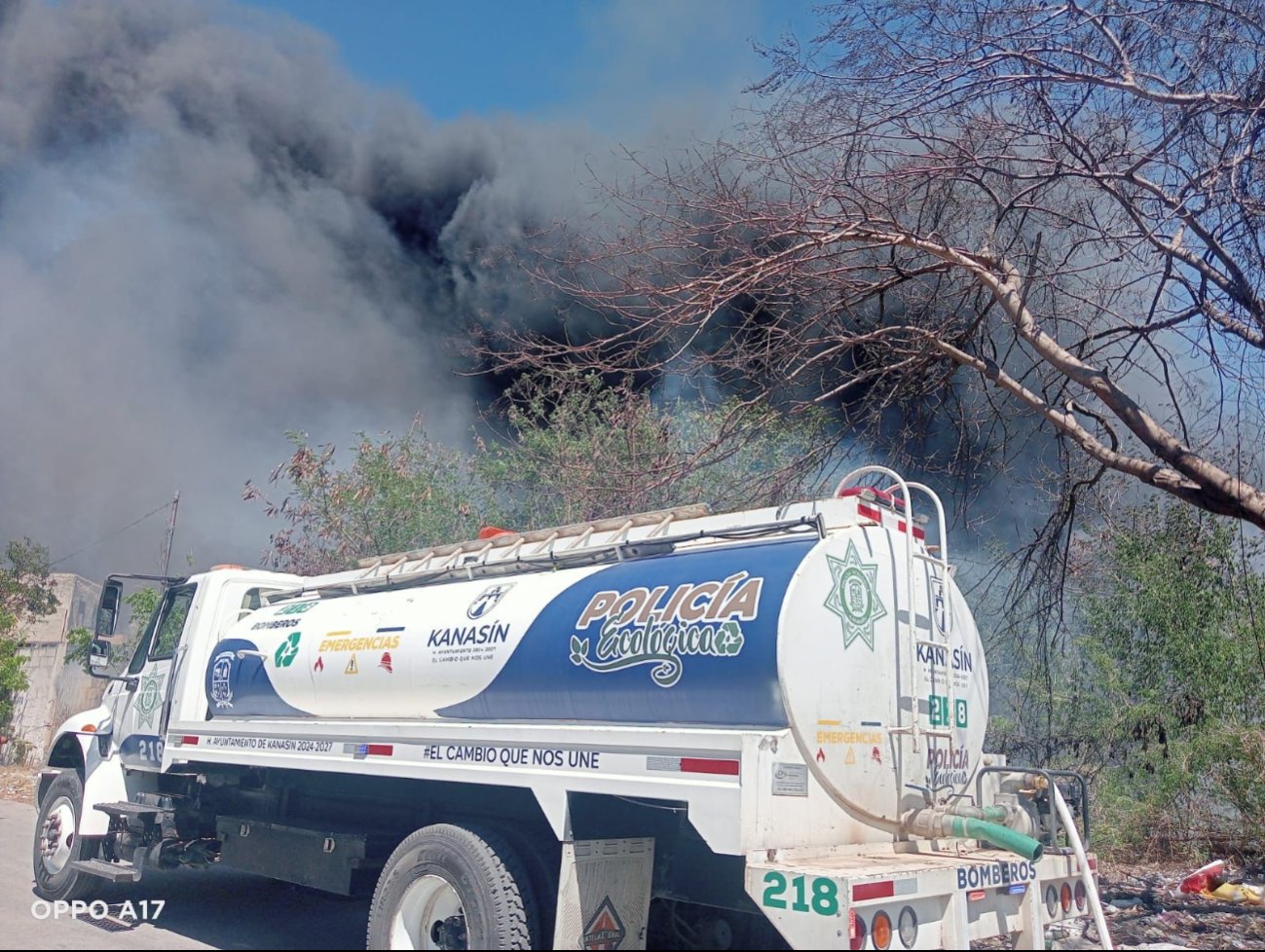 Autoridades logran controlar tres incendios en Kanasín: Efecto lupa causó el fuego    