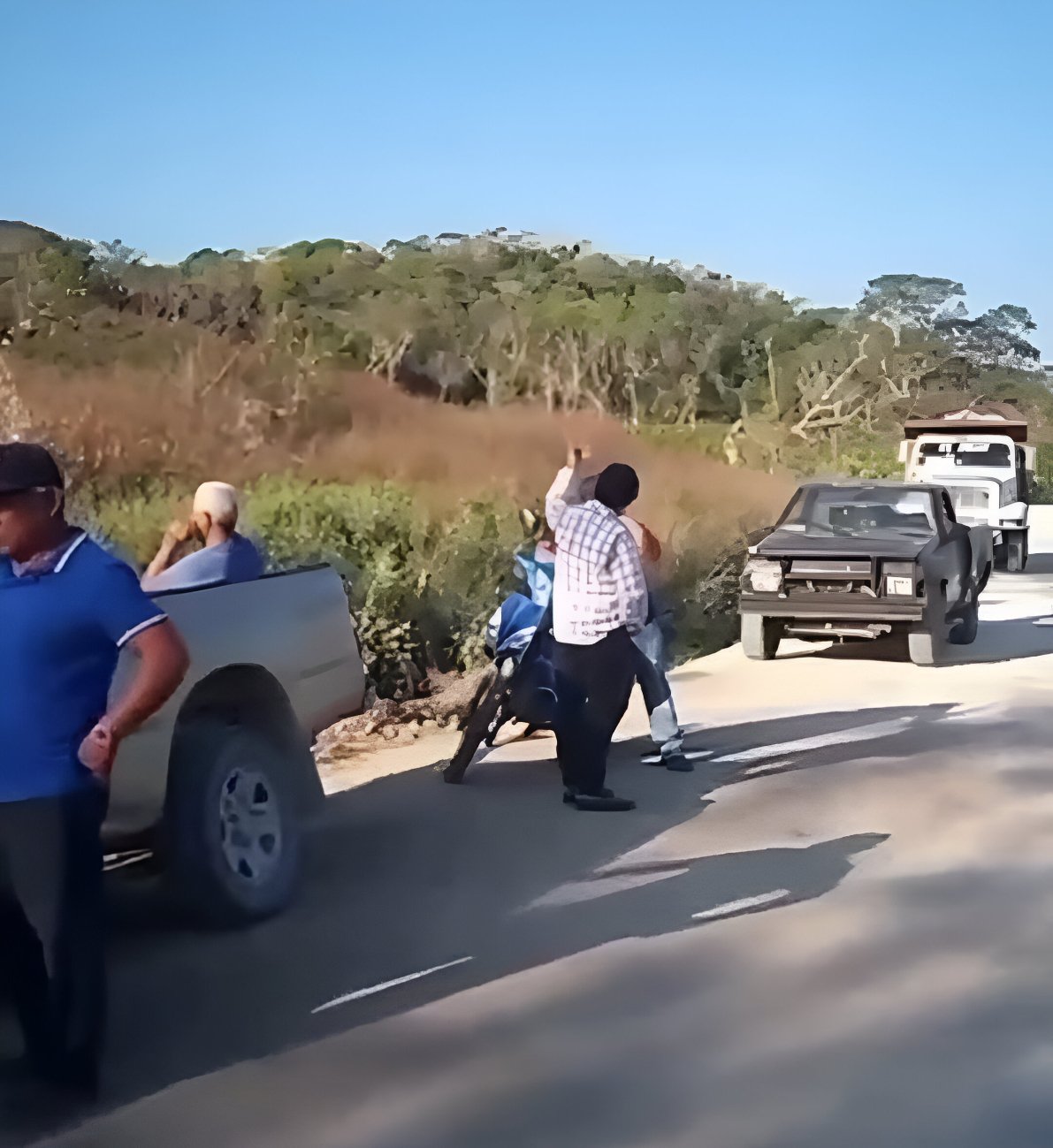 Campesinos bloquean obra en Champotón; demandan drenaje para evitar inundaciones