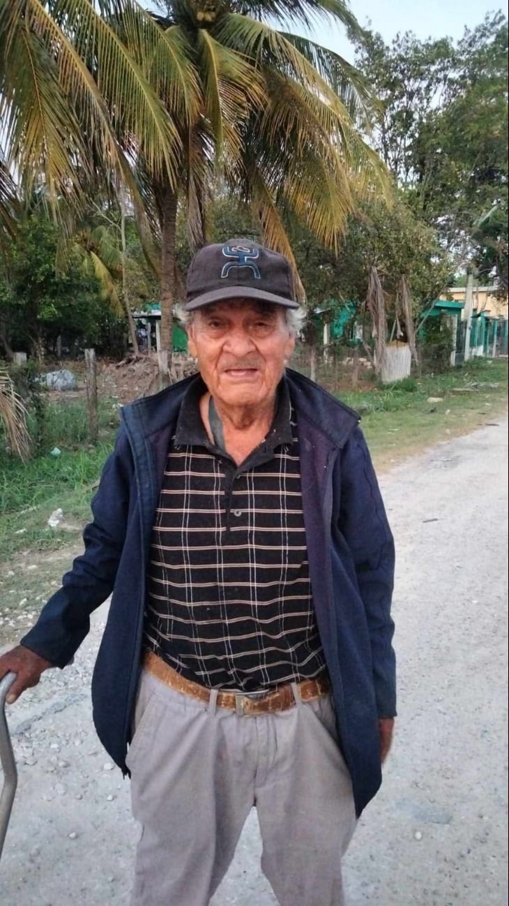 Anciano michoacano busca familiares en Escárcega