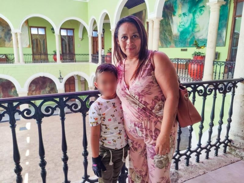 Gobierno de Yucatán apoya a una madre y su hijo de 7 años tras detectarle un tumor cerebral