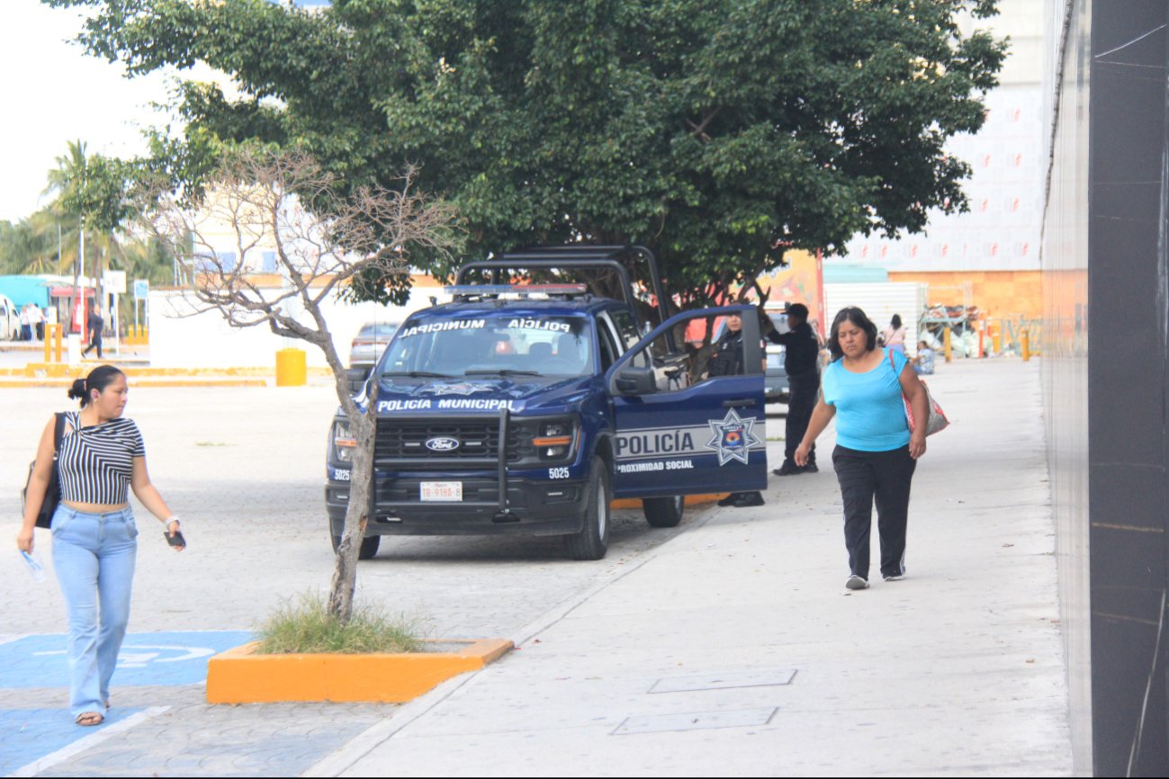 Después del atraco frustrado del domingo, una patrulla se apostó en las afueras.