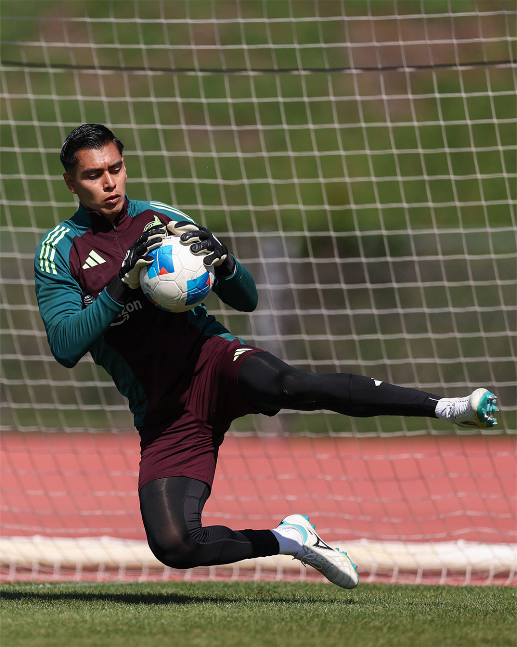 El Tri ya entrena en California