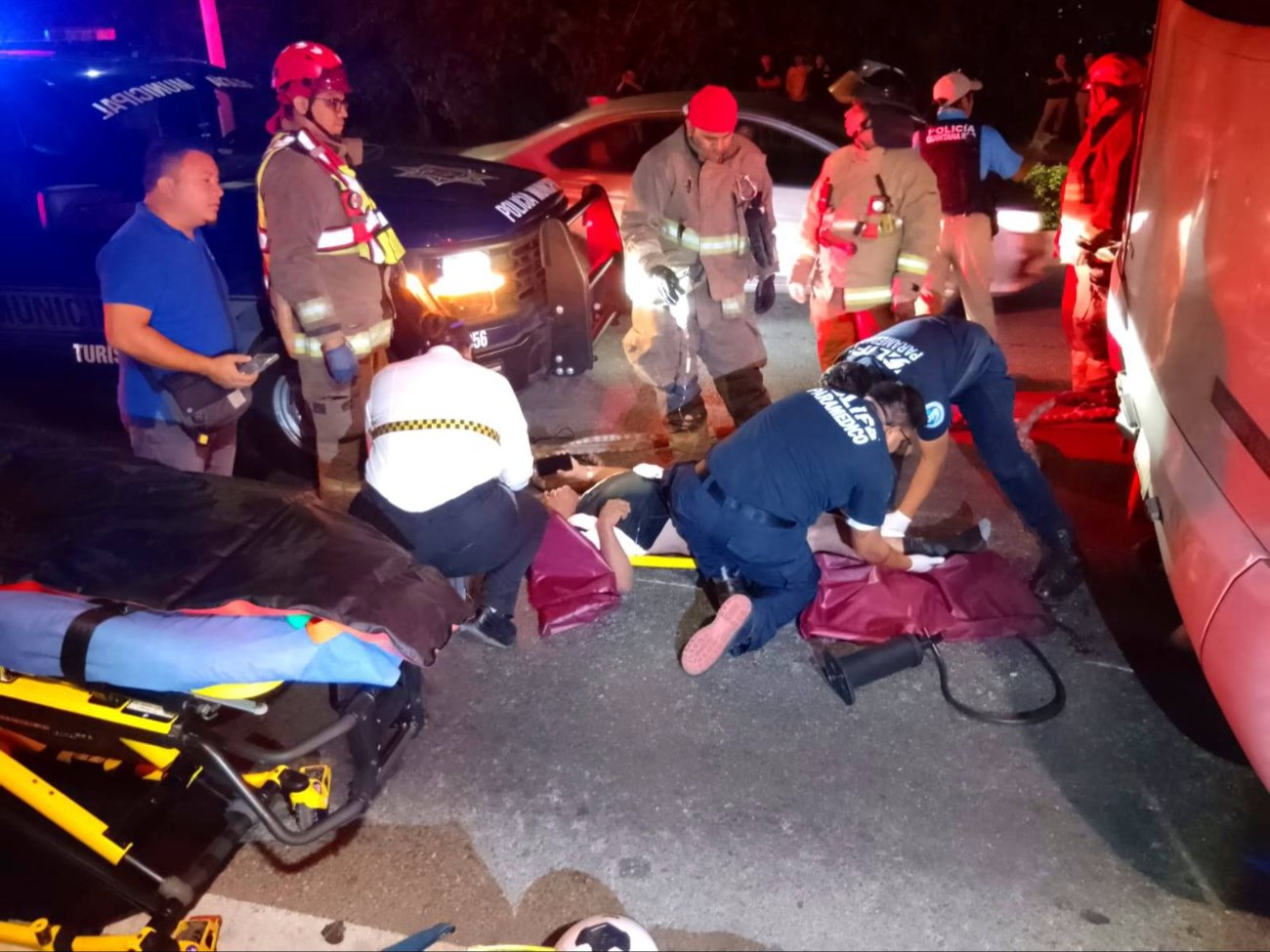 En un trabajo de esfuerzo, lograron remover al sujeto atrapado