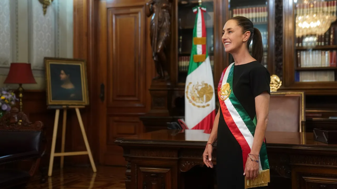 La presidenta Sheinbaum se reunió con diversos embajadores en el Palacio Nacional.