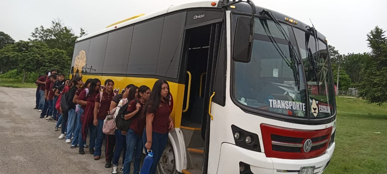 Más de 19 mil estudiantes campechanos han sido apoyados con transporte gratuito