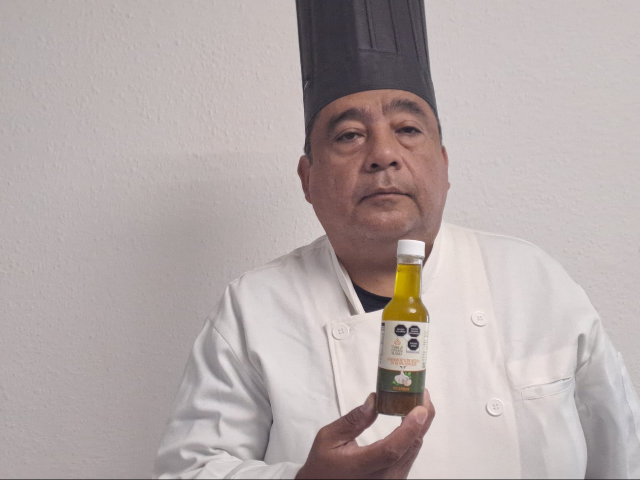  Chef yucateco patenta su sazonador de ajo artesanal, creado en San Felipe   