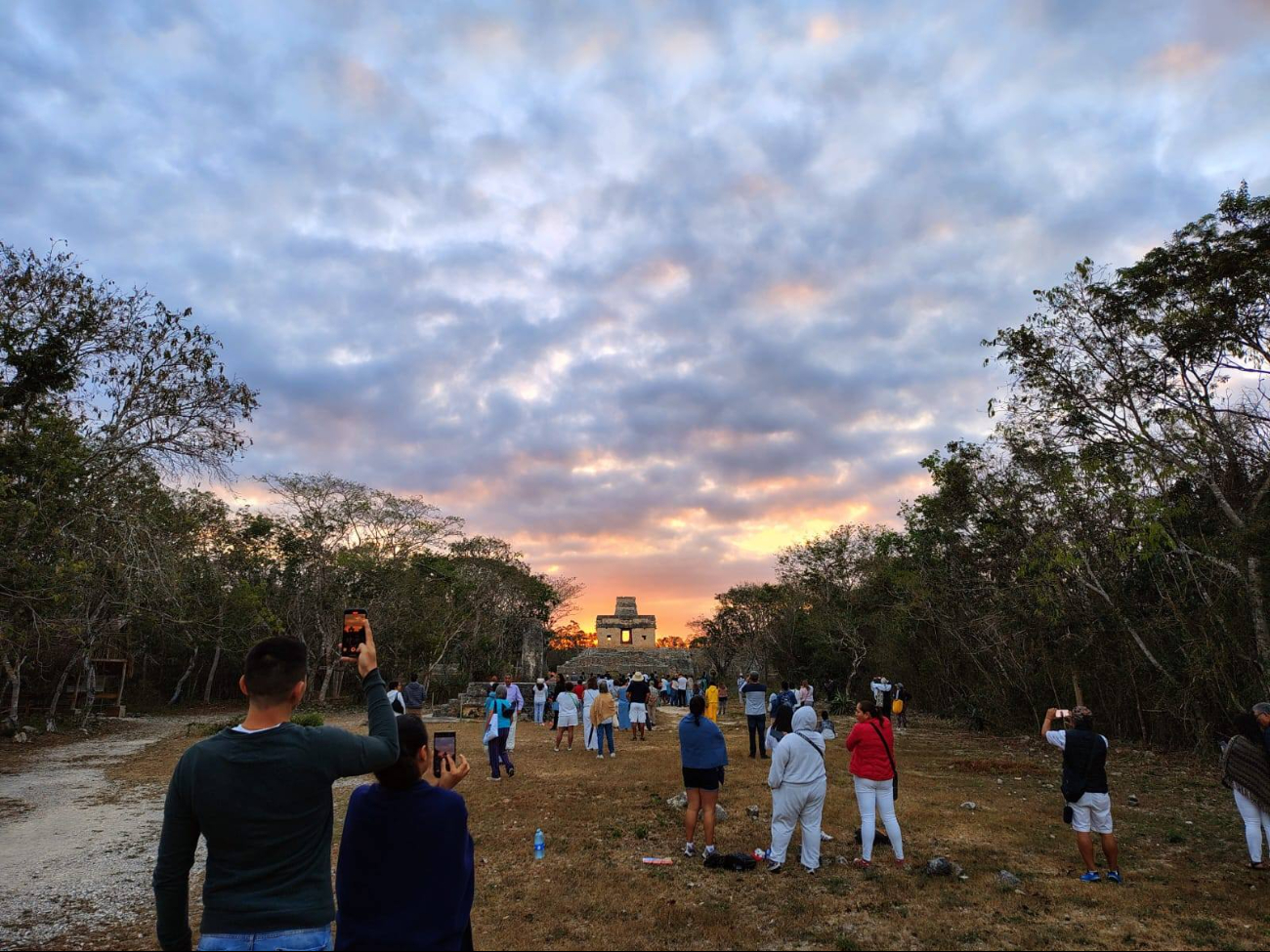 Así se vivió el Equinoccio de Primavera 2025 en Dzibilchaltún, Yucatán