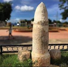 “Escultura fálica maya” o Dios de la Fertilidad.