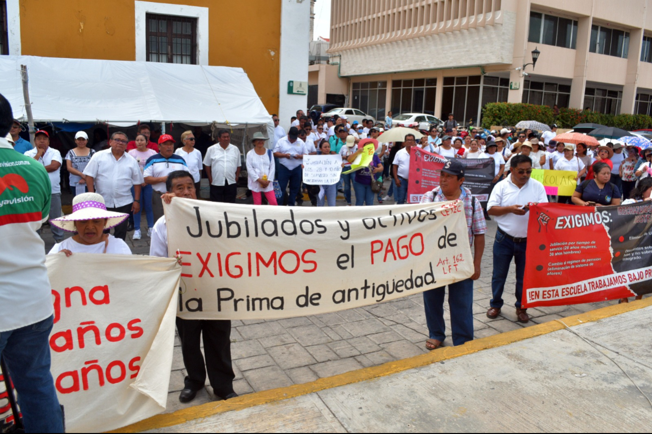 Maestros Campechanos Luchan Contra Reformas y por Derechos Laborales