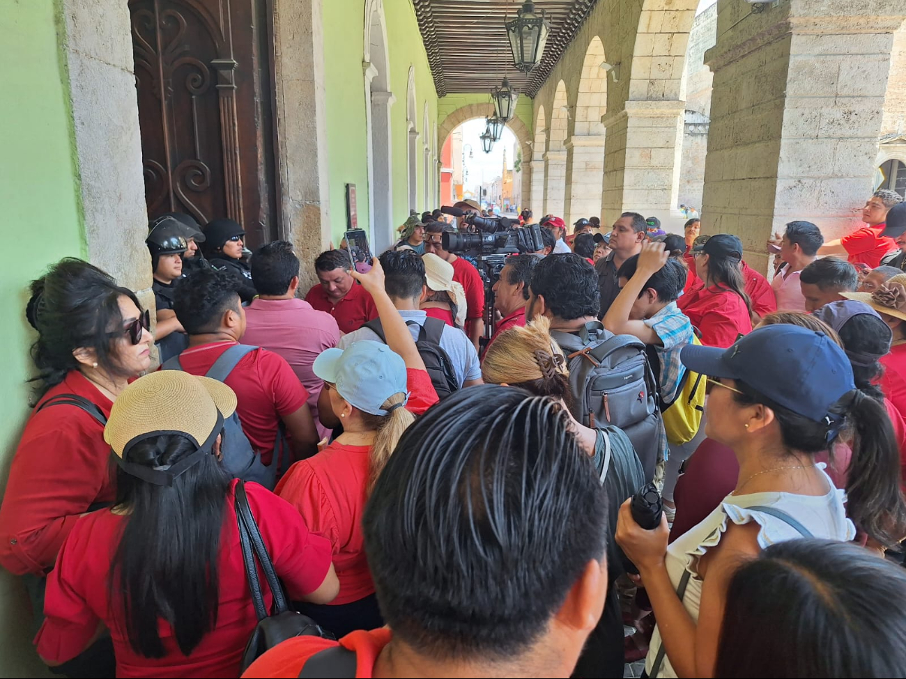 Gobierno de Yucatán informa sobre la manifestación de maestros en Mérida