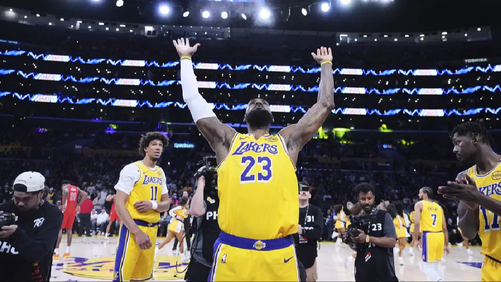 ¡Histórico! LeBron James, primer jugador en alcanzar 50 mil puntos combinados en la NBA