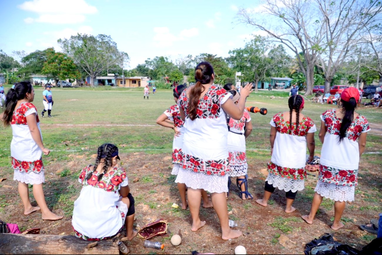 Dos generaciones enfrentaron barreras culturales para practicar el deporte