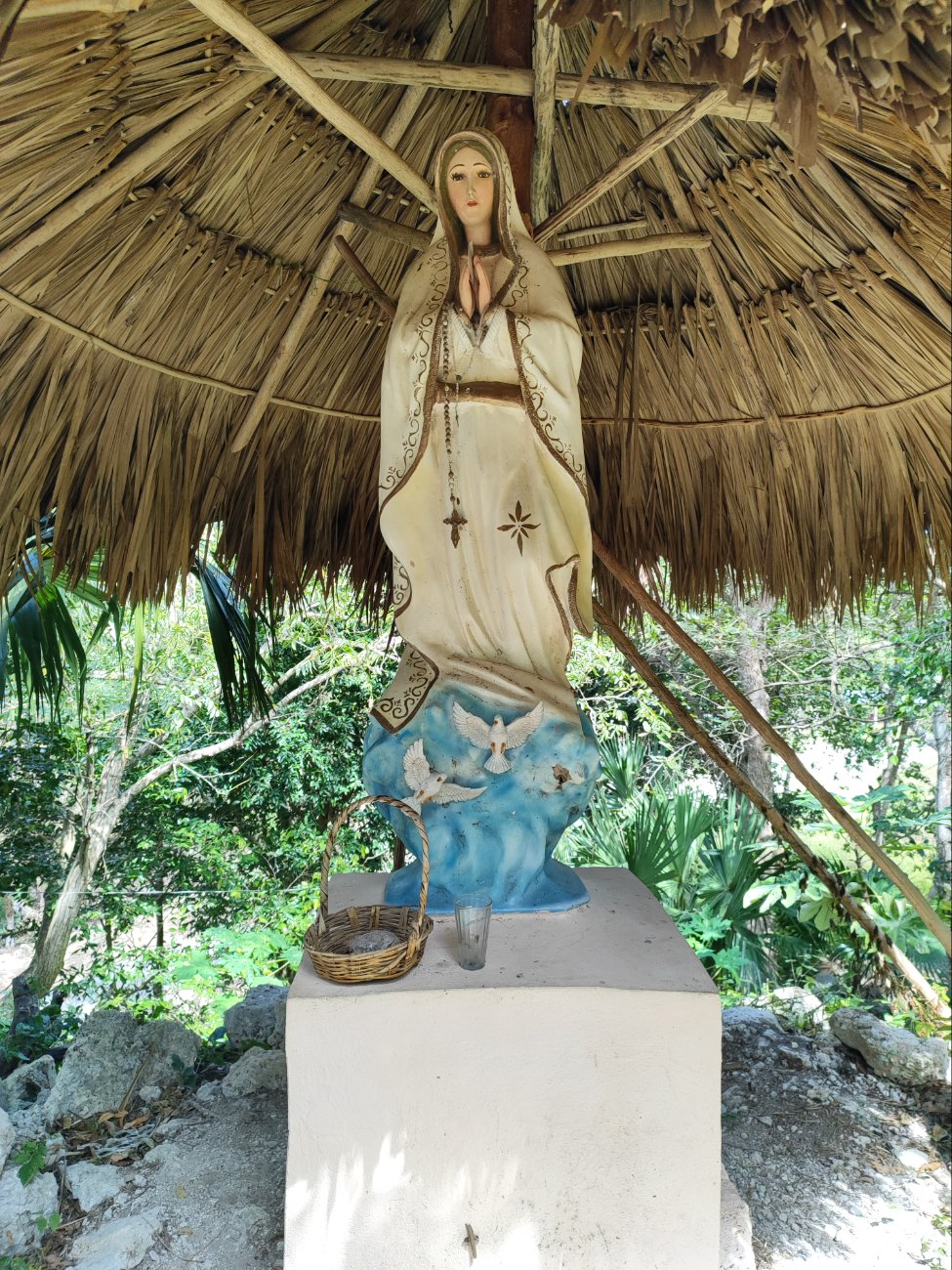 La capilla es el punto para las festividades  que honran a la Virgen