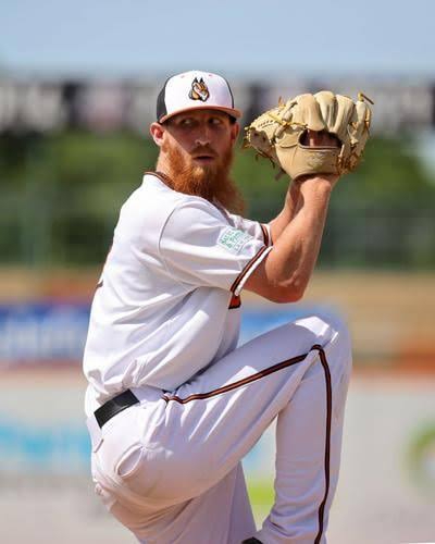 Piratas de Campeche Refuerzan su Bullpen con el Pitcher Darrell Thompson