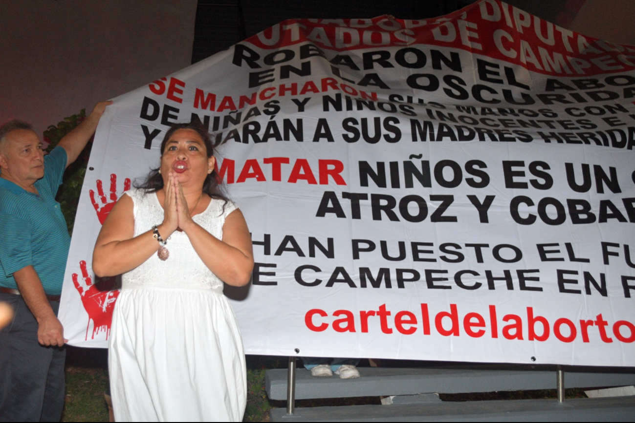 La protesta fue encabeza por la candidata perdedora al Distrito Local 6 por el PRI en el 2024, Nicthe Ha Aguilera Silva