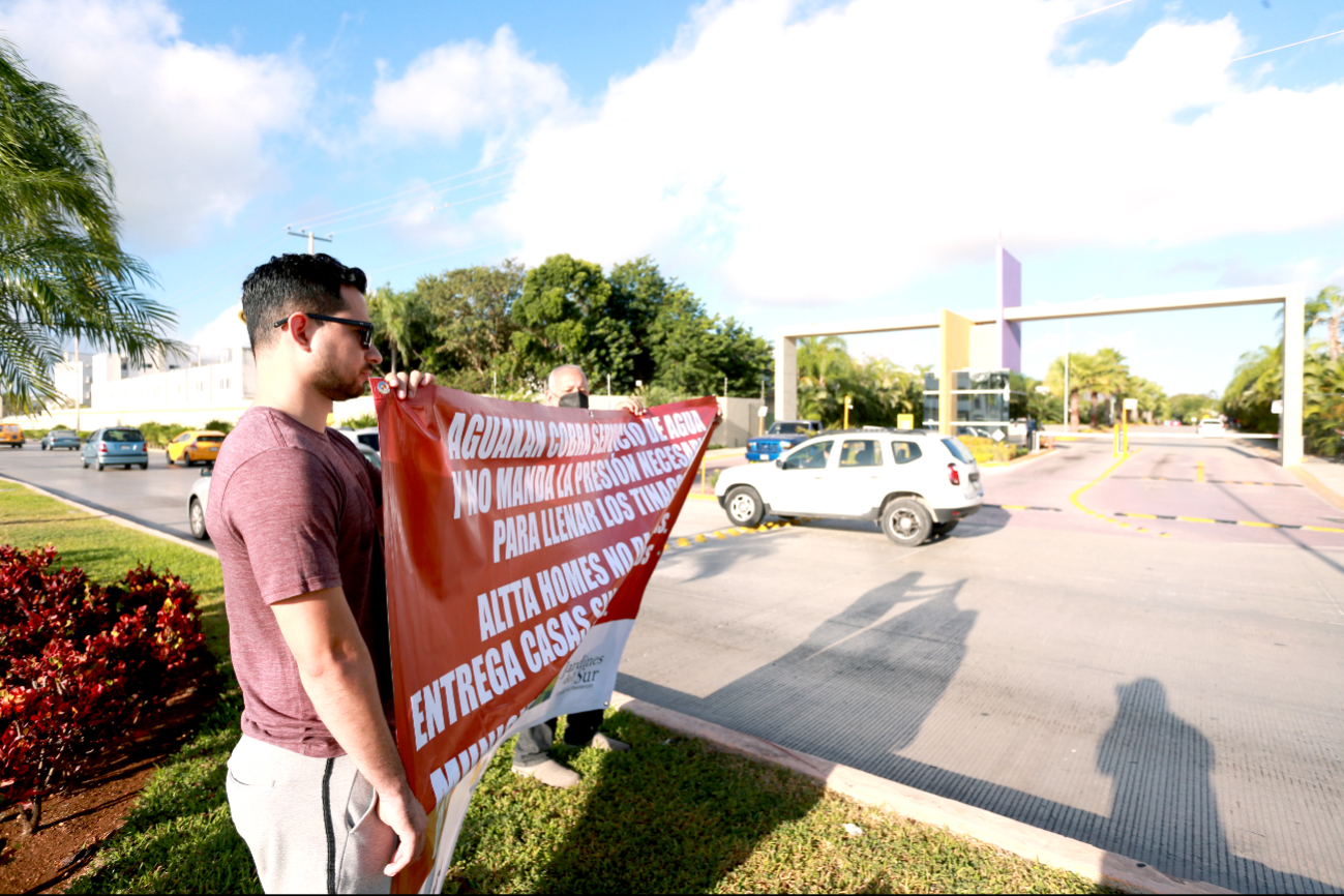 Pesan sobre la empresa quejas respecto a las deficiencias, en varios municipios.