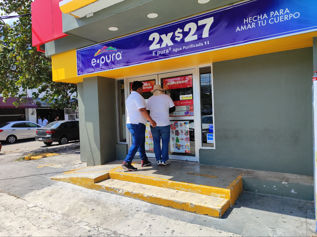 Tiendas cerraron sus puertas pausando su servicio