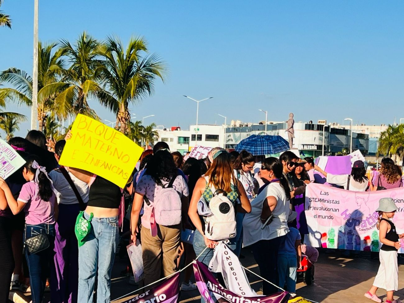 Diferentes colectivos se reunieron en el Malecón de Campeche