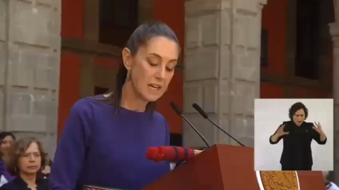 La presidenta de México, Claudia Sheinbaum Pardo, recibió el Bastón de Mando de manos de mujeres autoridades indígenas