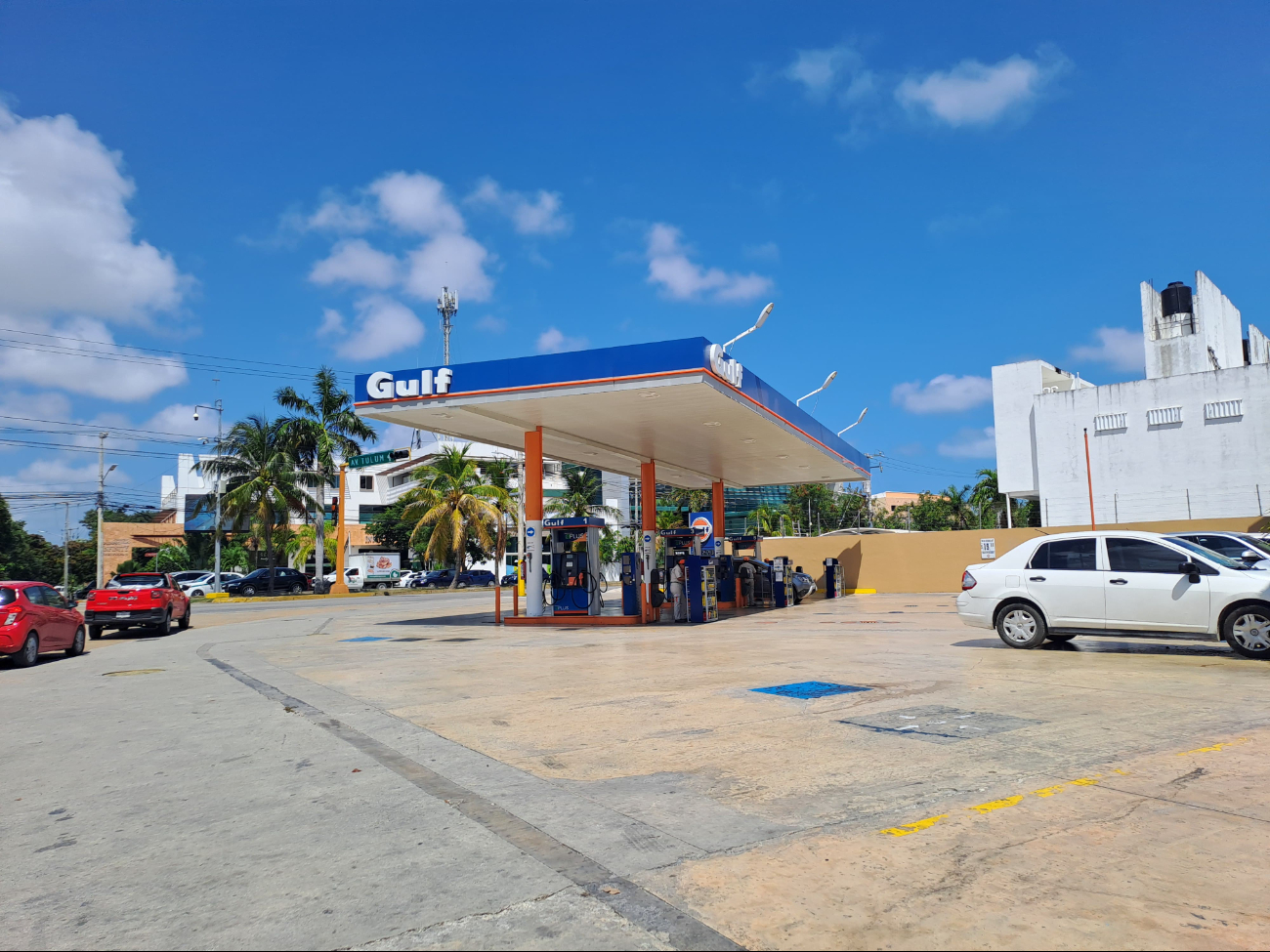 Ofrecen gasolina regular a $23.99 por litro