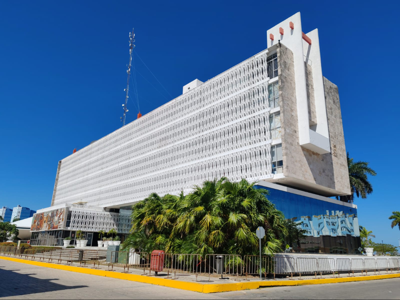 Blindan Palacio de Gobierno en Campeche para Marcha del 8M