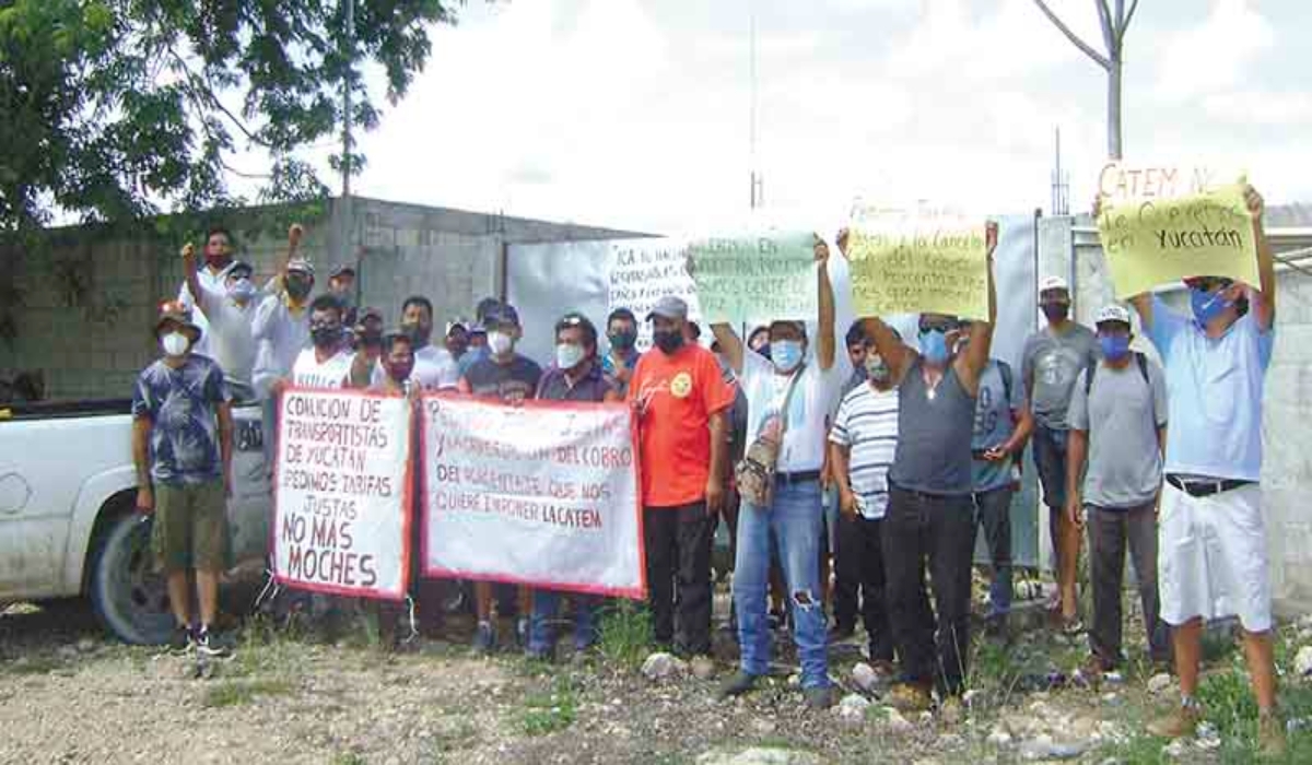 Integrantes del sindicato Florencio May Noh denuncian agresiones por parte de la agrupación CATEM. Foto: Manuel Vázquez Rivero.