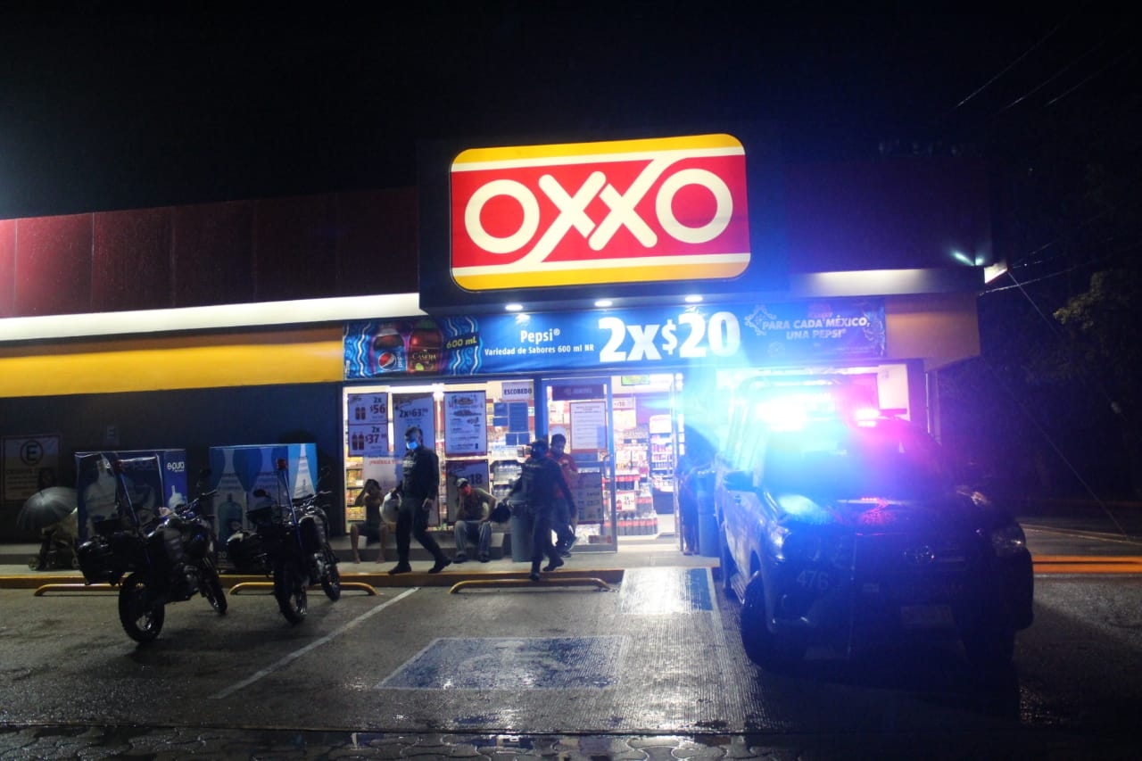 Intentan robar en Oxxo de Ciudad del Carmen