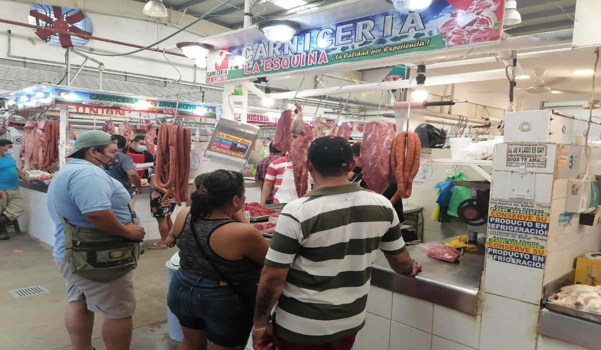 Esperan que sus ventas alcancen hasta un 70% durante los festejos. Fotos: Emmanuel Sansores