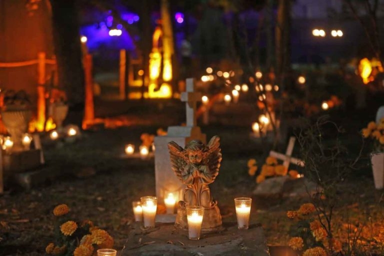 Día de Muertos: ¿Cómo será el protocolo en los panteones ante la pandemia? López-Gatell lo explica